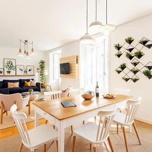 Joivy Chiado Self Check-in 2-br Flat With Parking Apartamento
